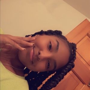 Meet your Posher, Brianna